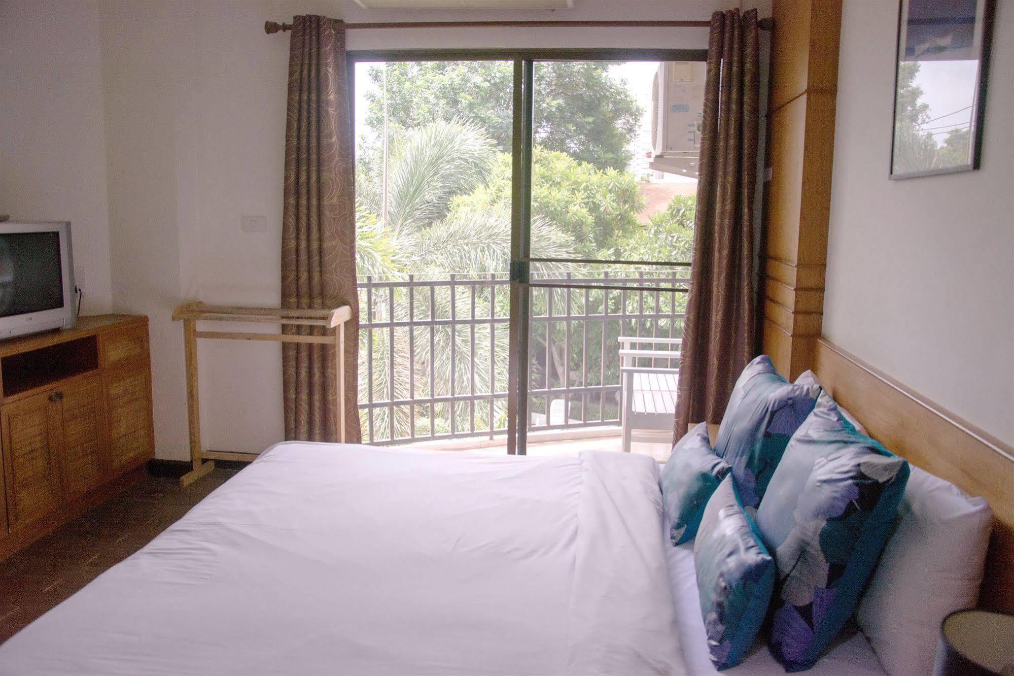 Boat Lodge Resort Hua Hin Exterior photo